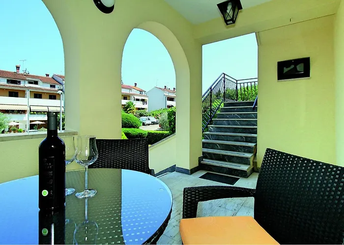 Asantica I Apartman *