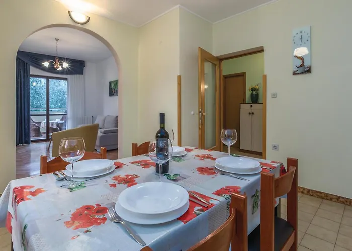 Asantica I Apartman *